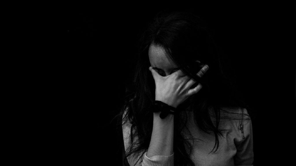 یک بانو که خواب آلود است یک بانو که خواب آلود است